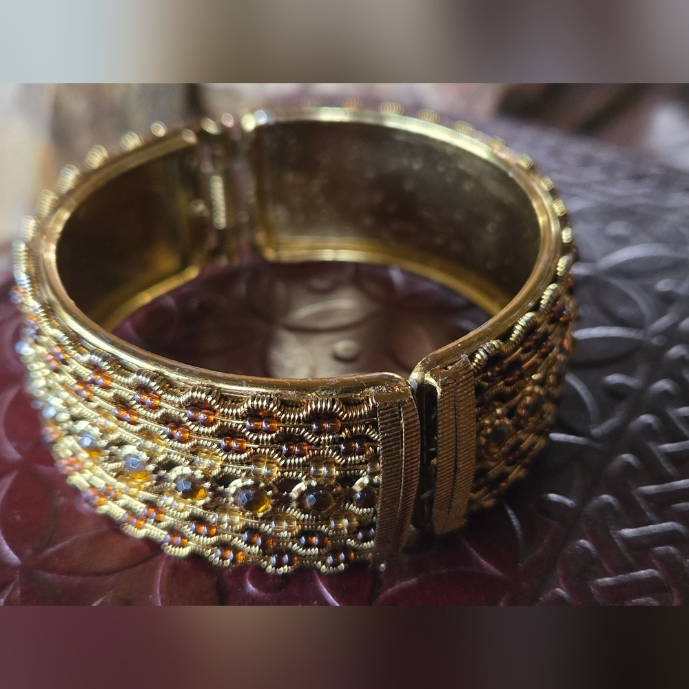 Vintage Style Amber Crystal Spring Hinge Bangle Bracelet